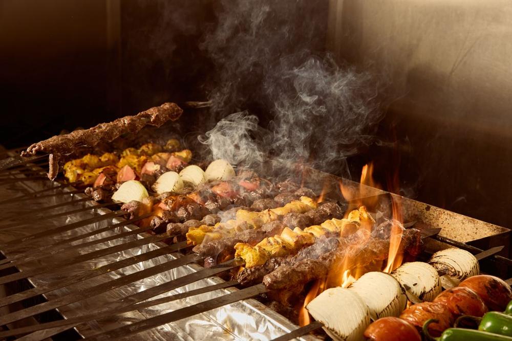 Hospitality: Grill, mid-service